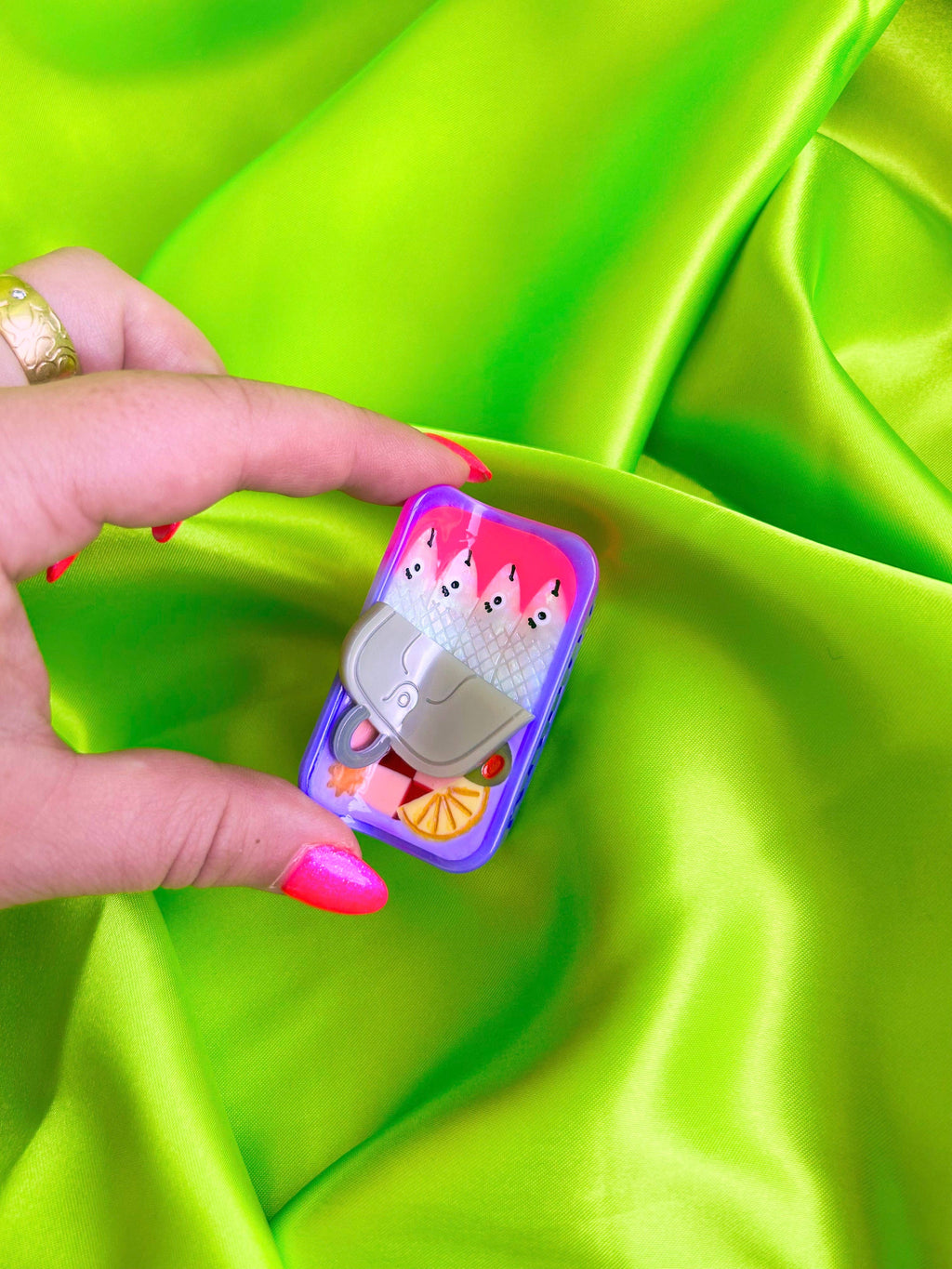 Mini Sardine Hair Claw